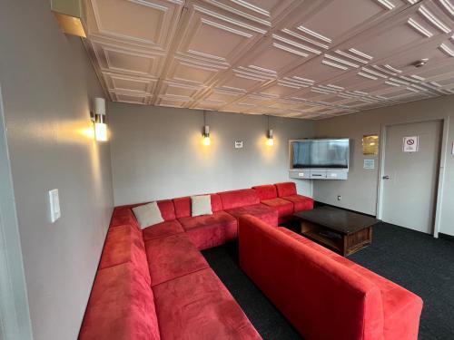 Neill Wycik Hostel - Tap to explore photos