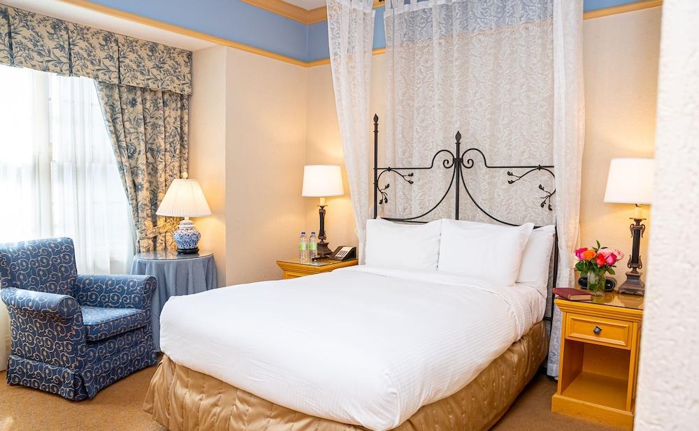 Old Mill Toronto Room Type - Basic Queen Room