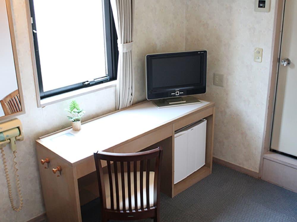 HOTEL LiVEMAX Fuchu Annex - Tap to explore photos