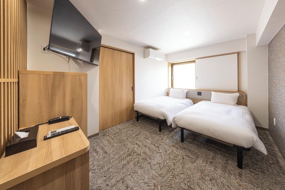 Hotel Cerezo Room Type - Deluxe Twin Room, 2 Twin Beds, Non Smoking
