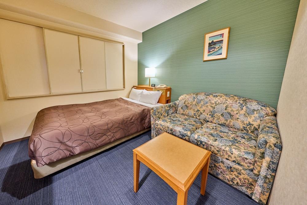 Smile Hotel Tokyo Shinkoiwa Room Type - [Smoking] Double Room with Sofa