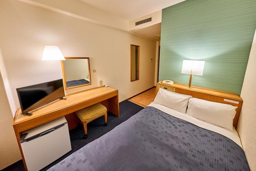 Smile Hotel Tokyo Shinkoiwa Room Type - [Smoking] Semi-Double Room