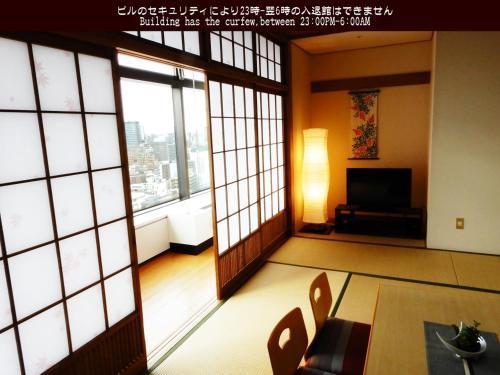 Tokyo Central Youth Hostel - Tap to explore photos