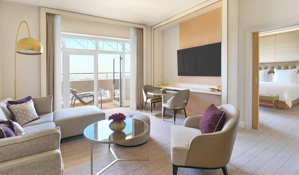 Four Seasons Hotel Amman Room Type - Deluxe Suite (Executive) Four Seasons Hotel Amman Room Type - Deluxe Suite (Executive)