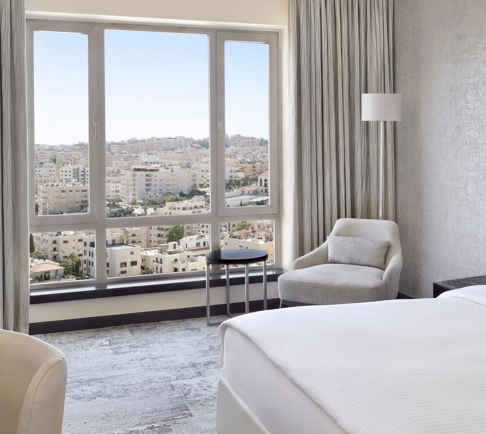 Mövenpick Hotel Amman - Tap to explore photos