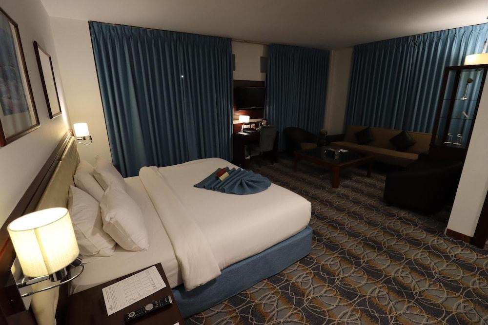 Larsa Hotel Room Type - Junior Suite