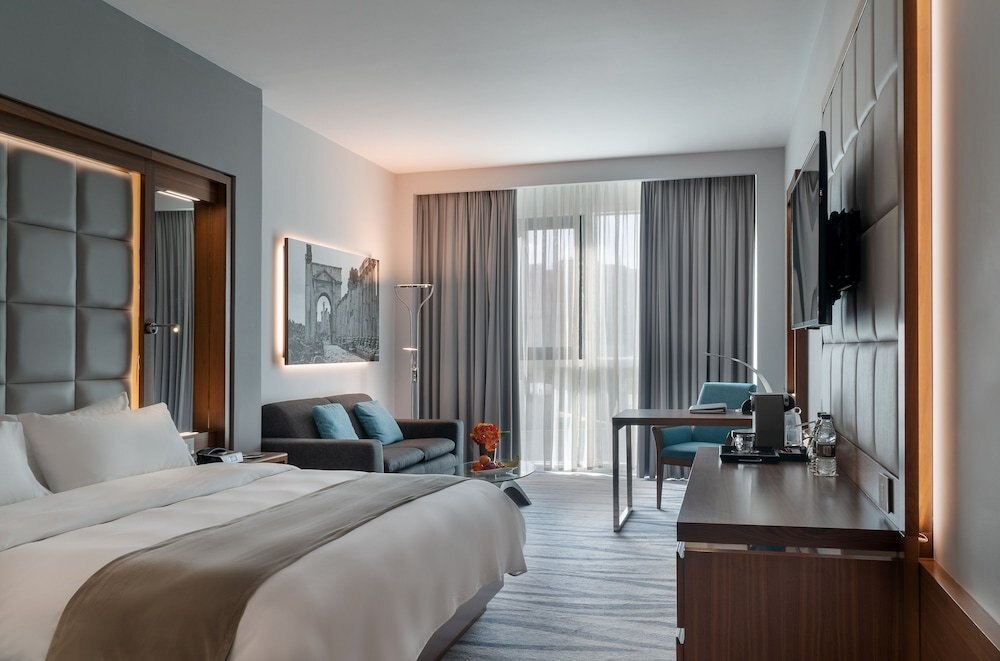Landmark Amman Hotel & Conference Center Room Type - Deluxe Room, 1 King Bed