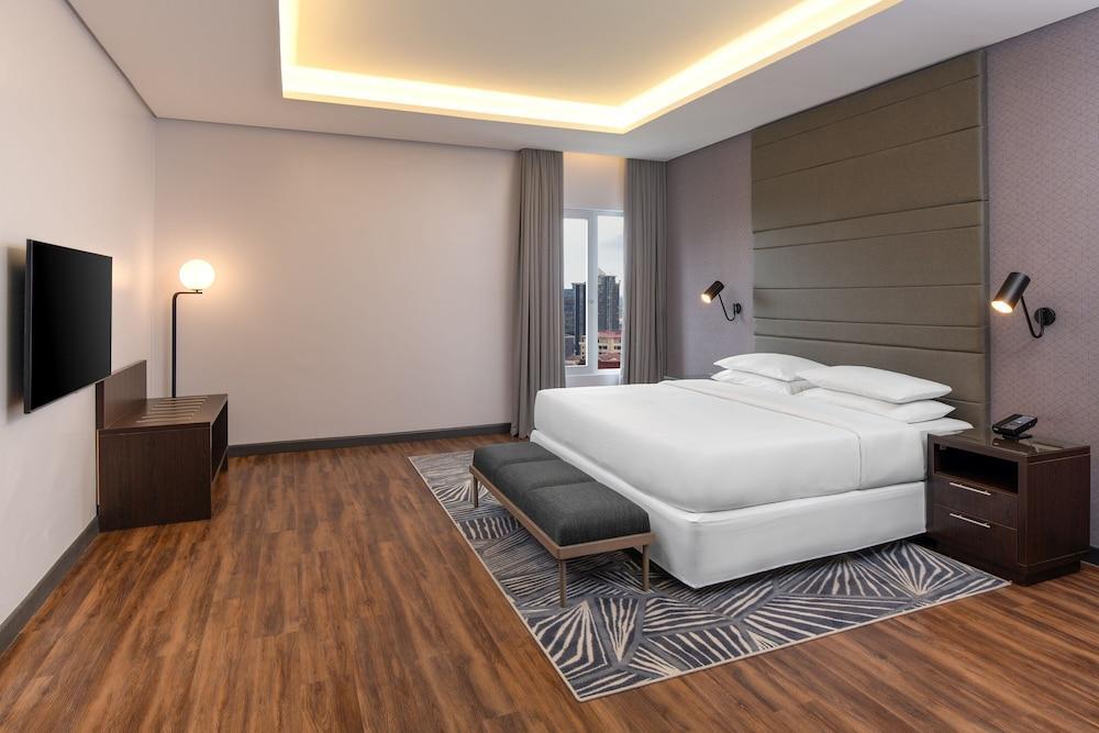 Four Points by Sheraton Lagos Room Type - Executive Suite, 1 King Bed, City View (Executive Lounge Access) Four Points by Sheraton Lagos Room Type - Executive Suite, 1 King Bed, City View (Executive Lounge Access)