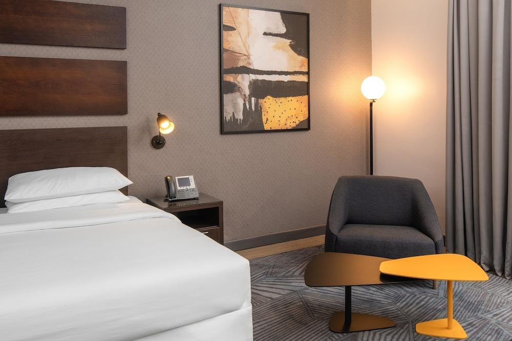 Four Points by Sheraton Lagos Room Type - Deluxe Room, 1 King Bed, City View