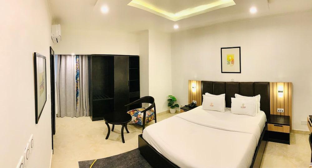 Hotel Bon Voyage Room Type - Deluxe Double Room