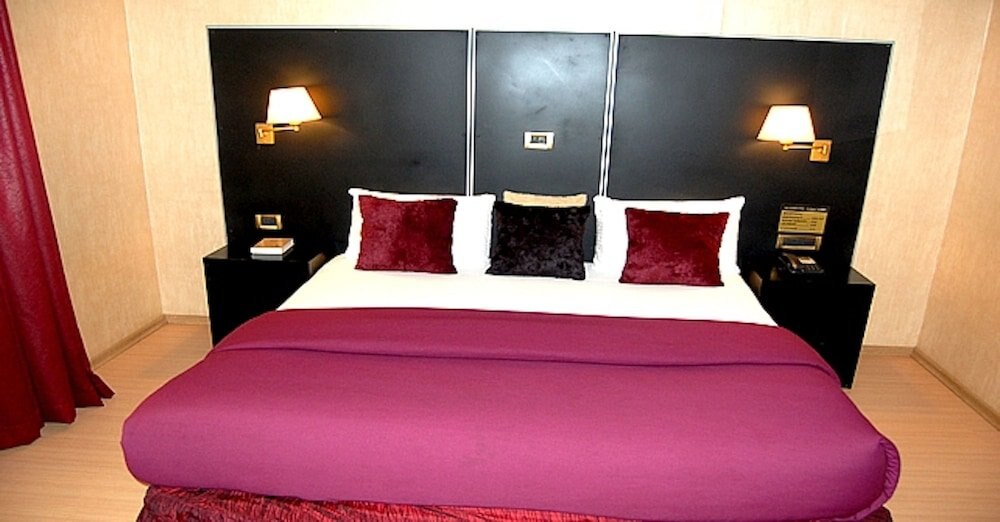 Chesney Hotel Room Type - Silver Suite
