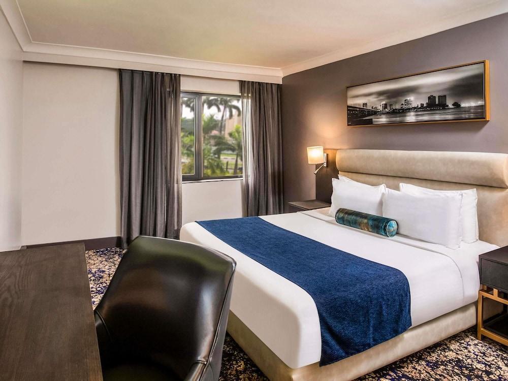 Mövenpick Hotel Ikoyi Lagos Room Type - Standard Room, 1 Queen Bed