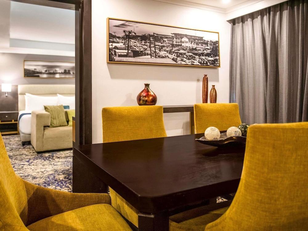 Mövenpick Hotel Ikoyi Lagos Room Type - Standard Room, 1 Queen Bed
