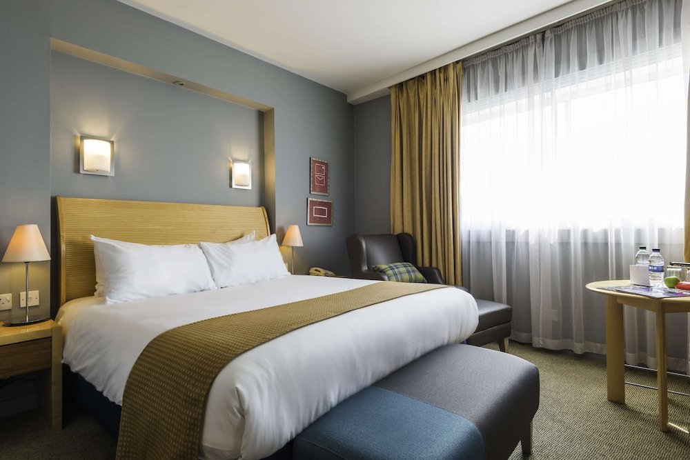 Best Western London Heathrow Ariel Hotel - Tap to explore photos