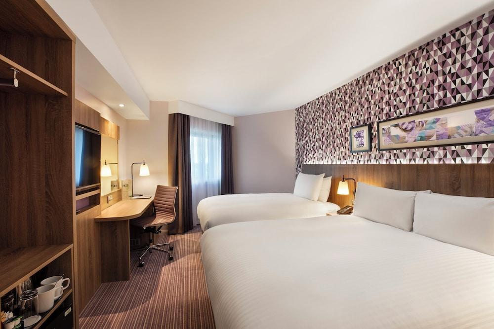 Leonardo Hotel London Heathrow Room Type - Standard King and Single Leonardo Hotel London Heathrow Room Type - Standard King and Single