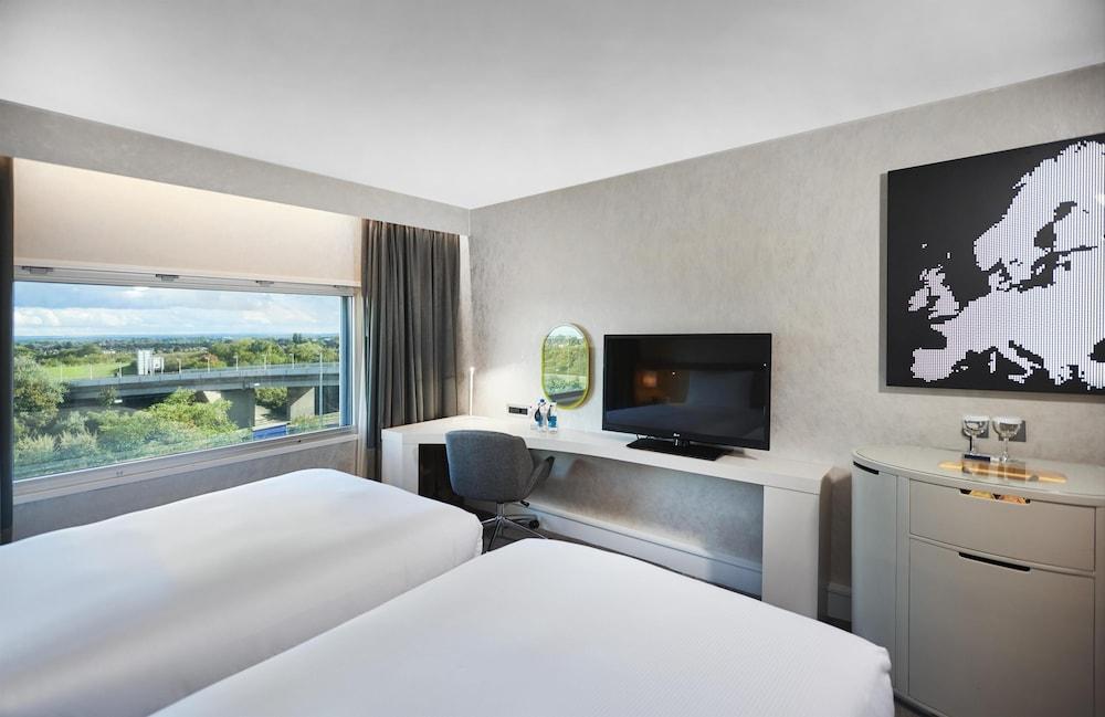 Hilton London Heathrow Airport Hotel Room Type - Twin Room