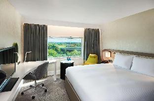 Hilton London Heathrow Airport Hotel Room Type - Executive King Room - Lounge Access