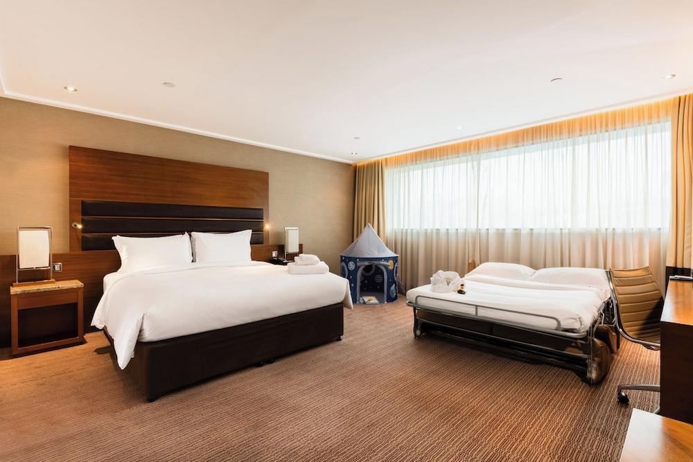 Sofitel London Heathrow Hotel - Tap to explore photos