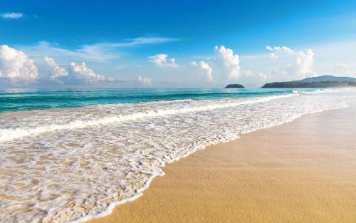 Unotel Karon Beach - Tap to explore photos
