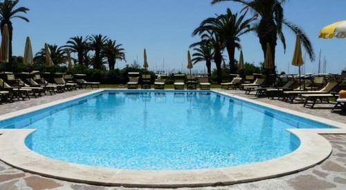 Mercure Civitavecchia Sunbay Park Hotel - Tap to explore photos