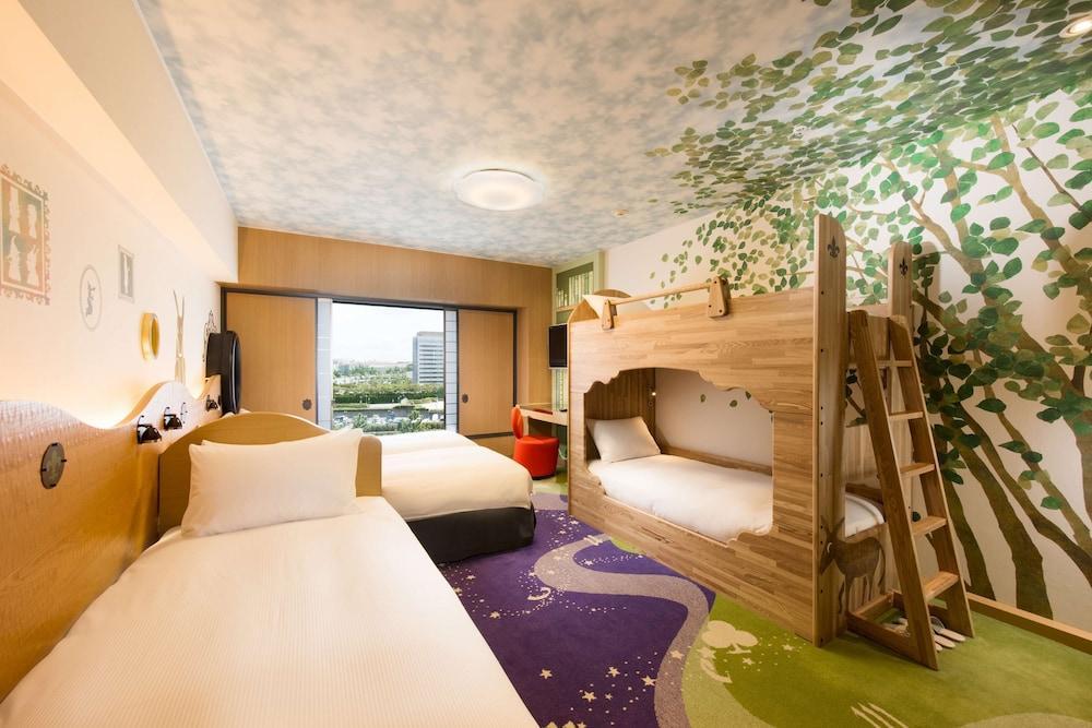 Hilton Tokyo Bay Room Type - Family Happy Magic, Park View