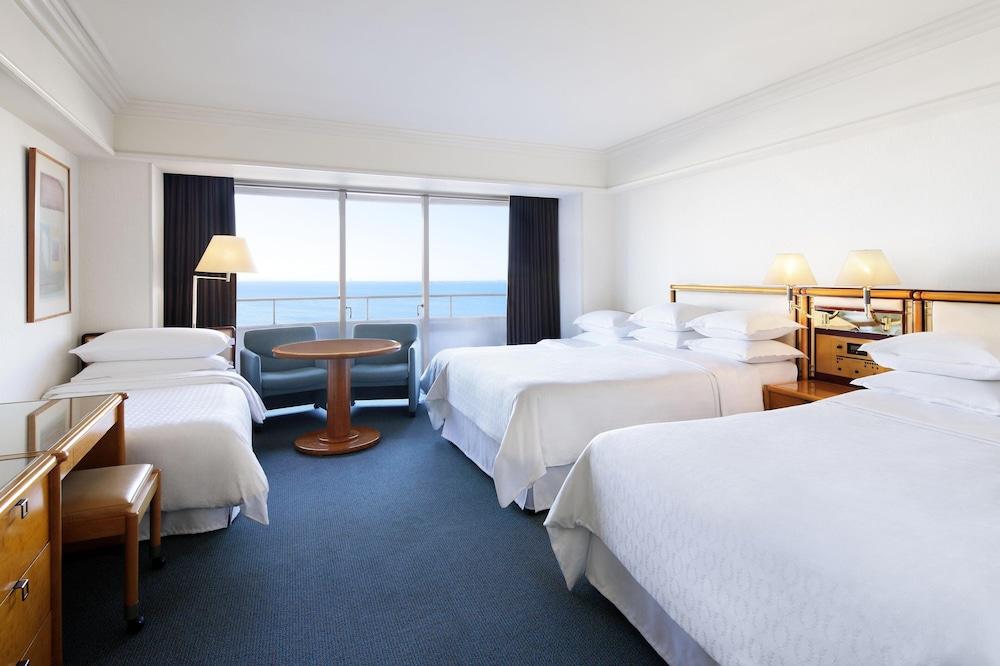 Sheraton Grande Tokyo Bay Hotel Room Type - Standard Room, 2 Twin Beds, Balcony