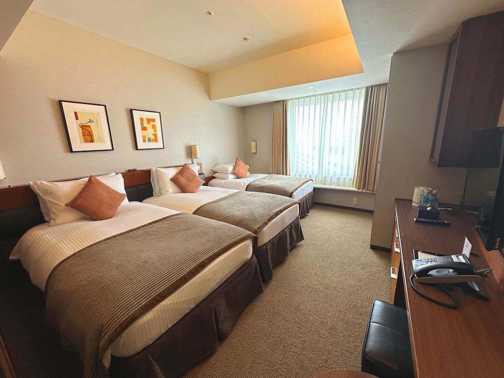 Maihama View Hotel by HULIC Room Type - Executive Floor, Non Smoking, Hearth Harmony Room w/ 3 beds, Semi-Buffet Breakfast & Lounge Access