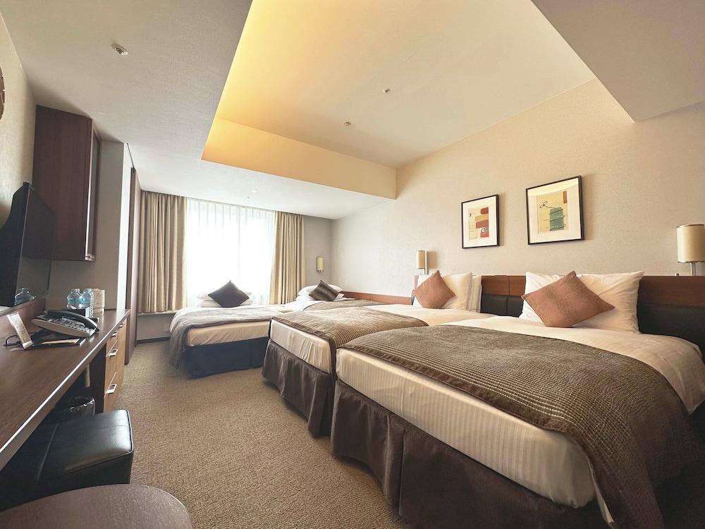 Maihama View Hotel by HULIC Room Type - Executive Floor, Non Smoking, Hearth Symphony Room w/ 4 beds, Semi-Buffet Breakfast & Lounge Access Maihama View Hotel by HULIC Room Type - Executive Floor, Non Smoking, Hearth Symphony Room w/ 4 beds, Semi-Buffet Breakfast & Lounge Access