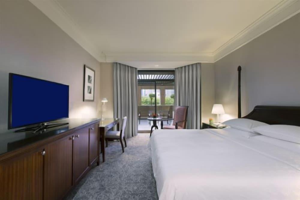 Sheraton Towers Singapore Room Type - Club Room, 1 King Bed, Terrace