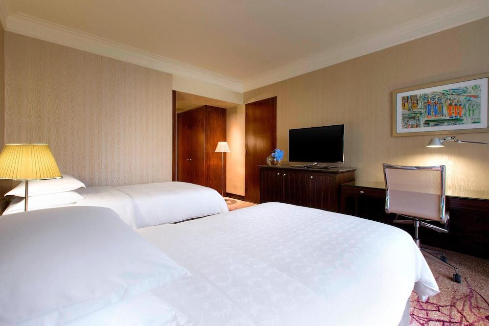 Sheraton Towers Singapore Room Type - Deluxe Room, 2 Twin Beds