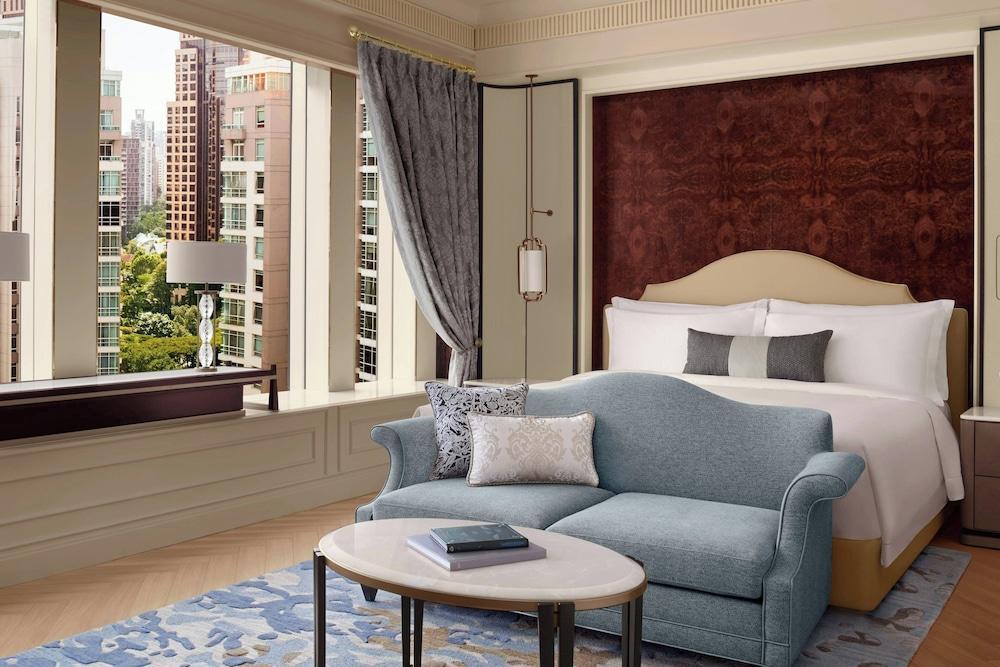 The St. Regis Singapore Room Type - 1 King Bed, Astor Room