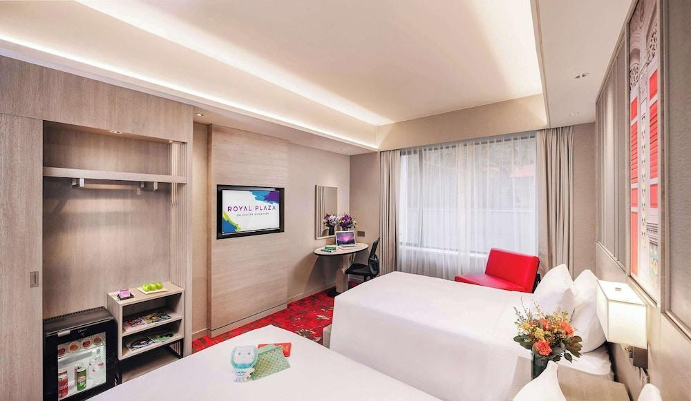 Royal Plaza on Scotts Room Type - Deluxe Twin