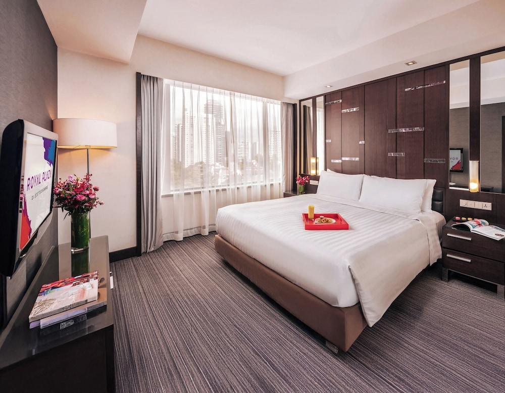 Royal Plaza on Scotts Room Type - Club Suite (Corporate)