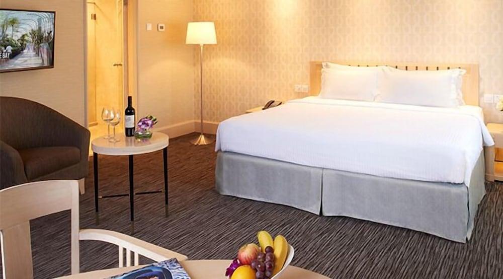York Hotel Singapore Room Type - Deluxe Marble