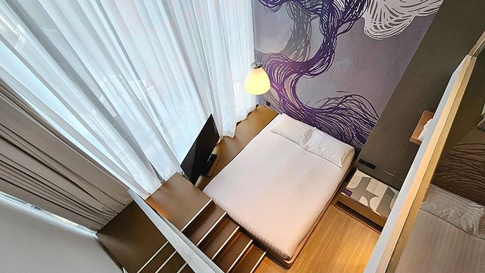 Studio M Hotel Singapore, a Millennium Hotel Room Type - Studio Loft Room