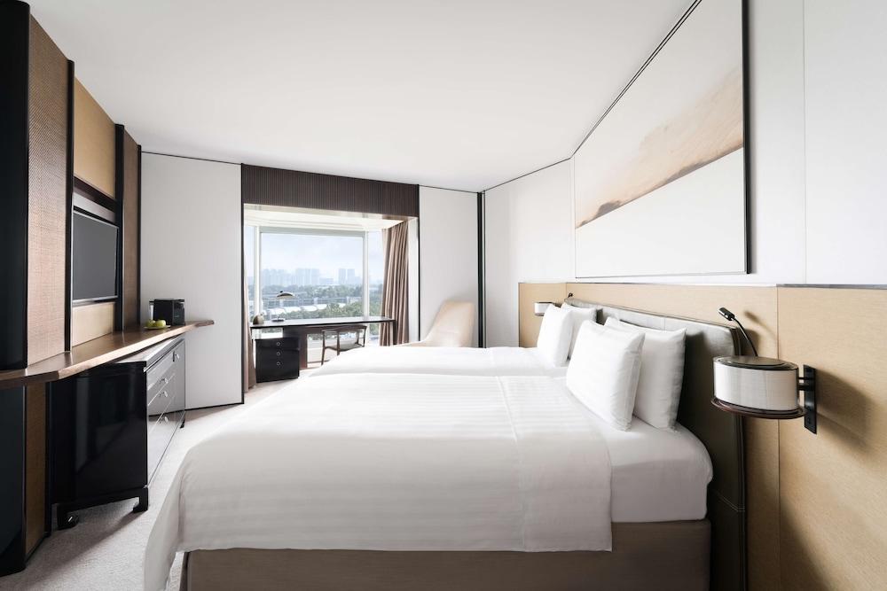 Shangri-La Hotel, Singapore Room Type - Tower Wing Deluxe Twin
