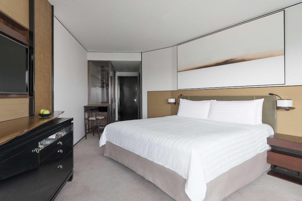 Shangri-La Hotel, Singapore Room Type - Horizon Club Deluxe King