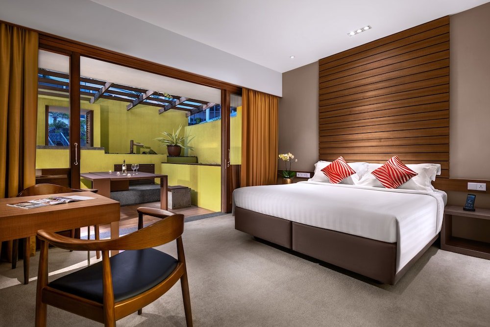 Furama RiverFront Hotel Room Type - Courtyard Club Room