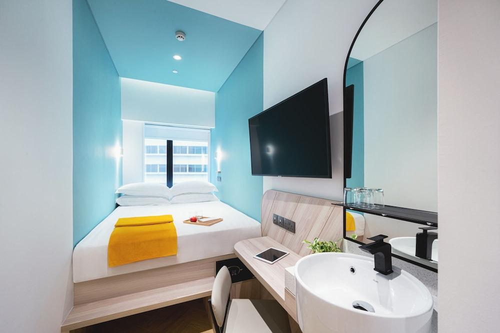 Furama RiverFront Hotel Room Type - Studio Queen