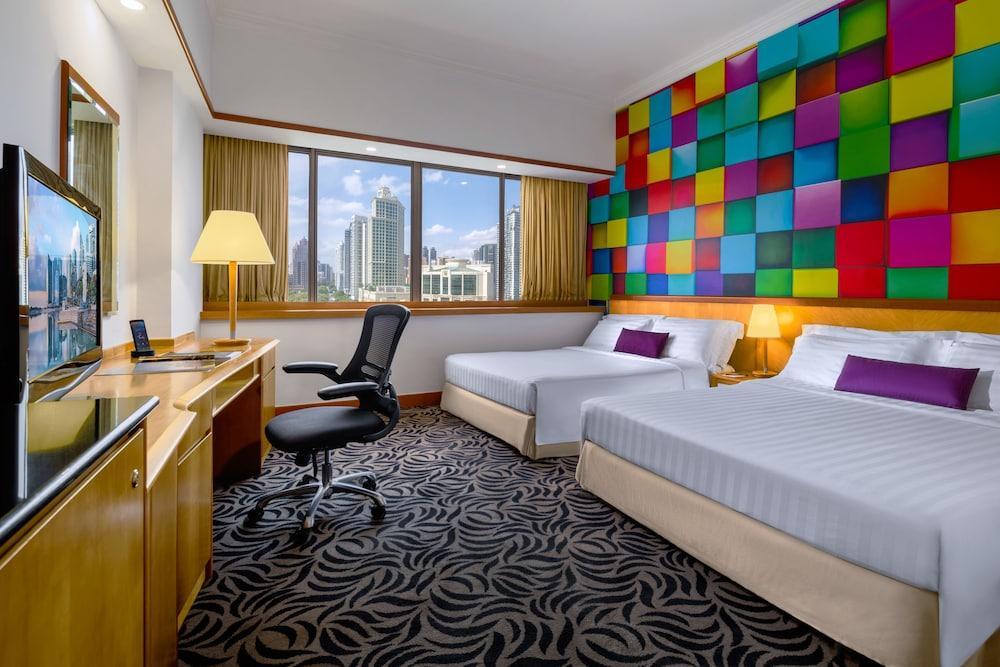 Furama RiverFront Room Type - Family Room, 2 Queen Beds