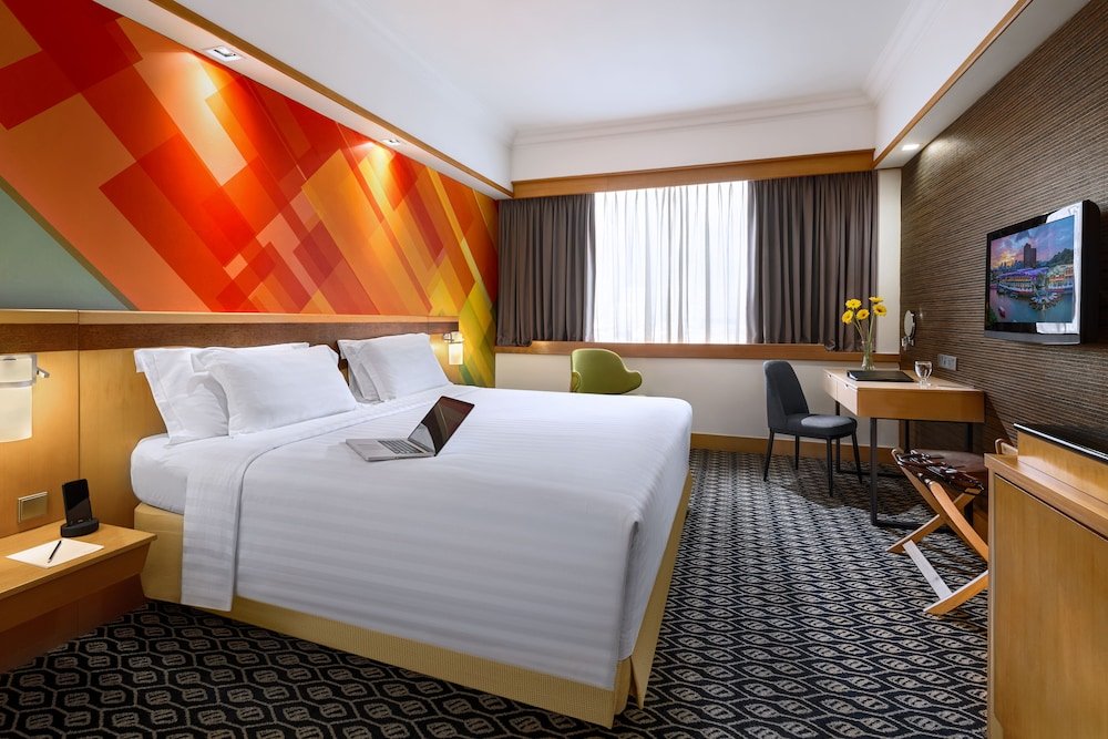Furama City Centre Room Type - Deluxe Room