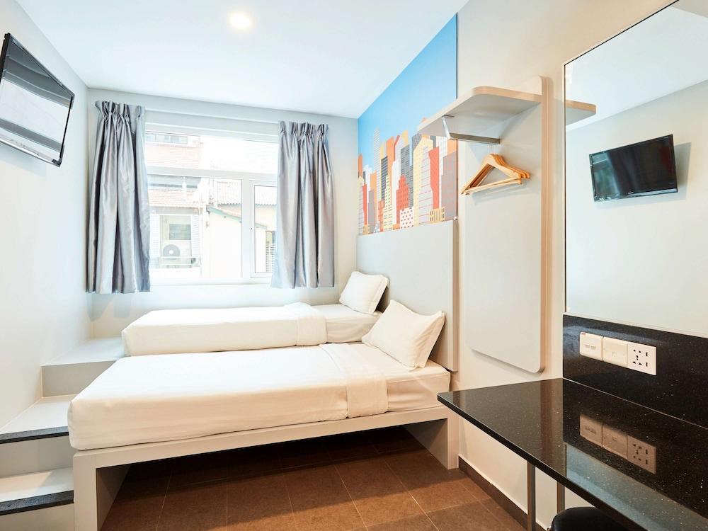 ibis budget Singapore Bugis - Tap to explore photos