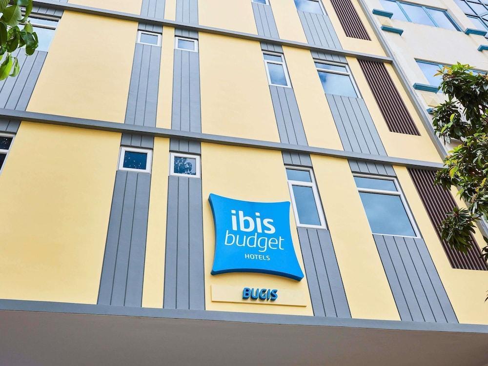 ibis budget Singapore Bugis - Tap to explore photos