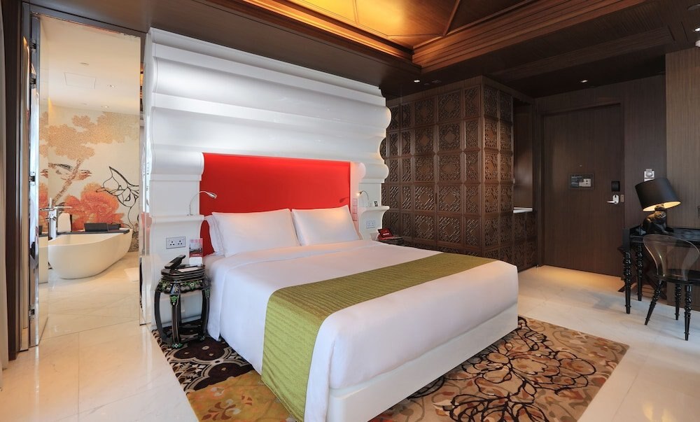 Mira Moon Room Type - Premier Partial Harbor View Half Moon King Room Mira Moon Room Type - Premier Partial Harbor View Half Moon King Room