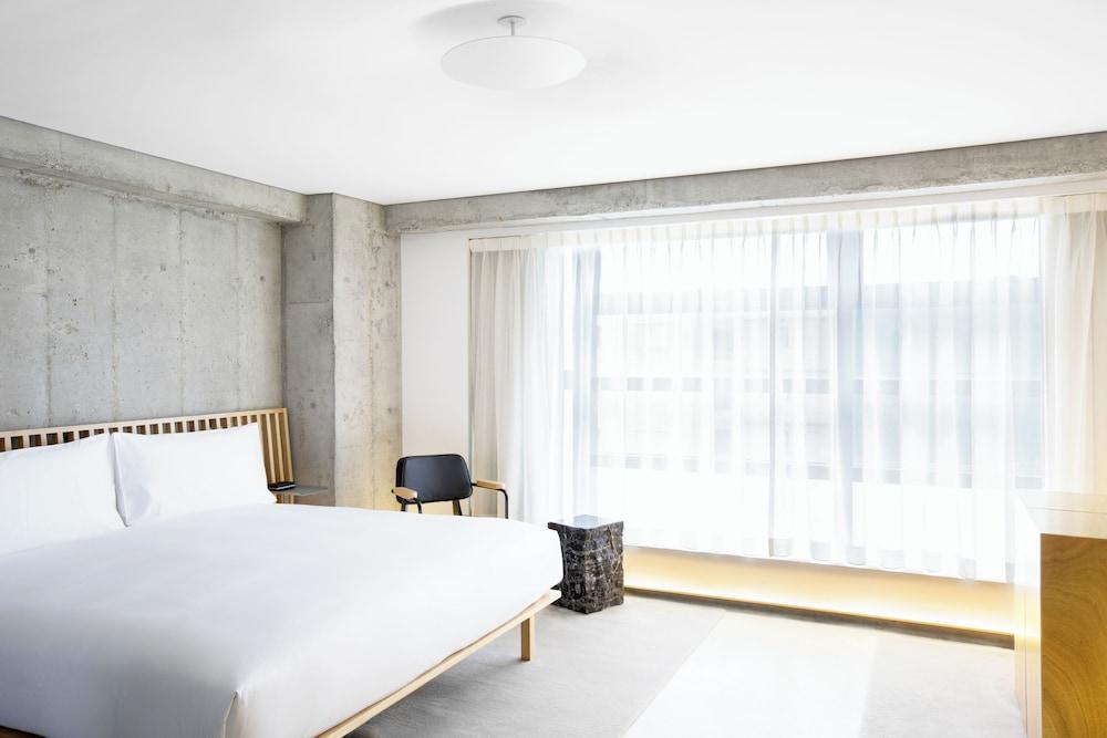 Tuve Room Type - White Premier