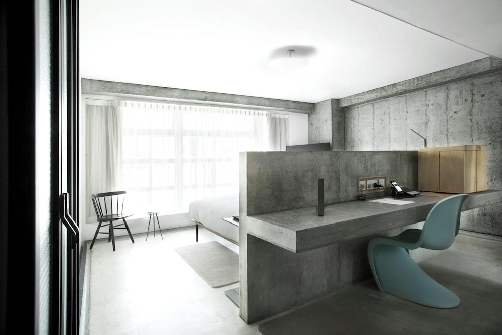 Tuve Room Type - Black Premier