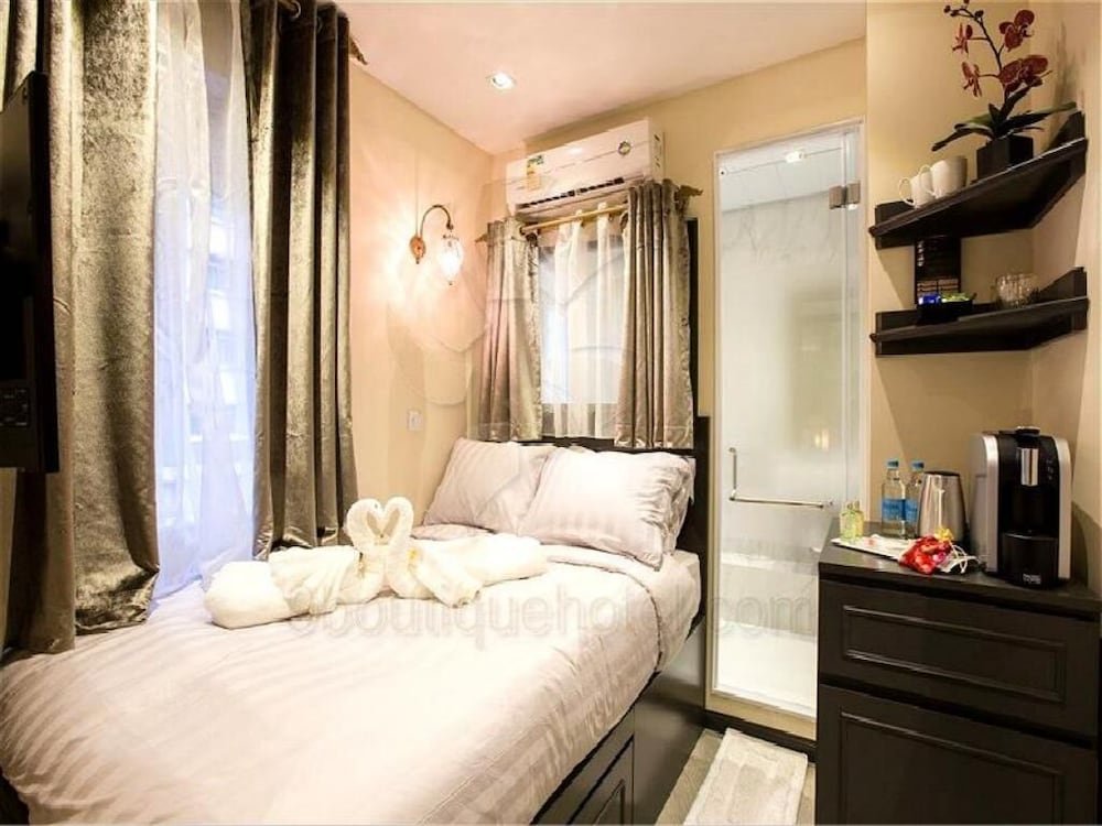 9 Boutique Hotel Room Type - Deluxe Room