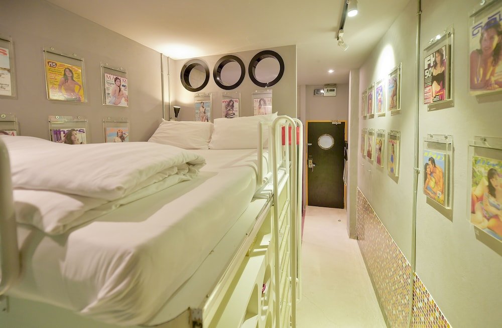 Jasaen Stylish Boutique Hotel - Tap to explore photos