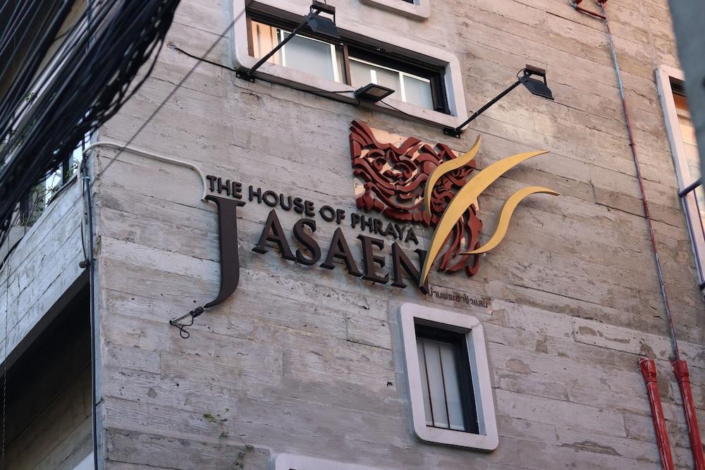 Jasaen Stylish Boutique Hotel - Tap to explore photos