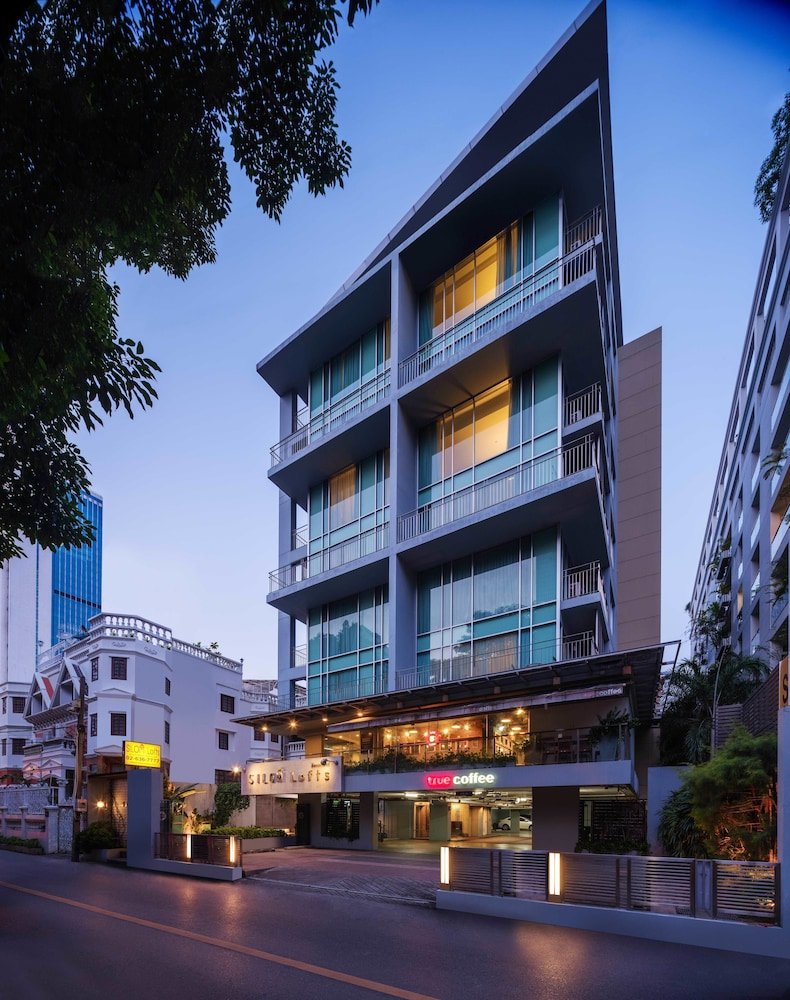 Silom Lofts Hotel - Tap to explore photos